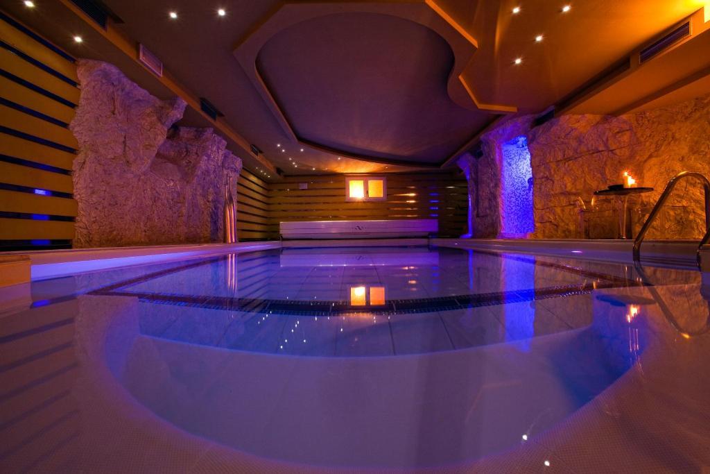 Regina Hotel 4*